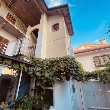 M & M House * Agrano